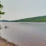 4-Season Condo On Big Boulder Lake With Views!